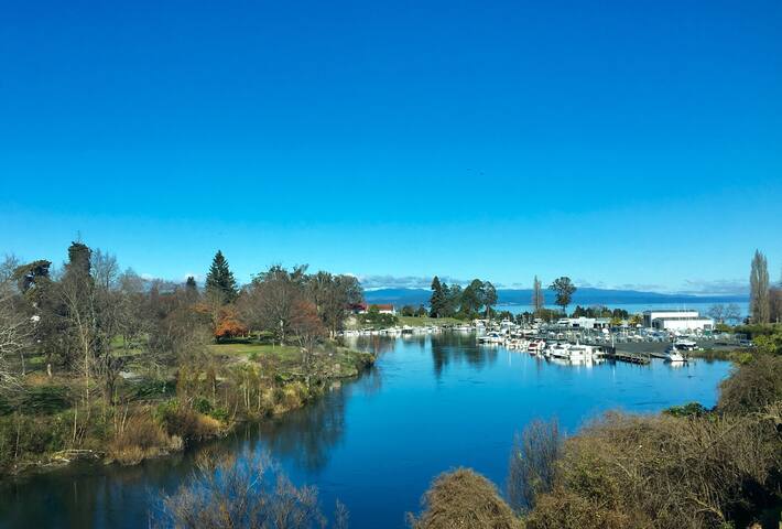 Taupo Central的民宿