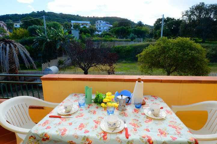 Sole apartment with sea view and free wi-fi (n ° 5)