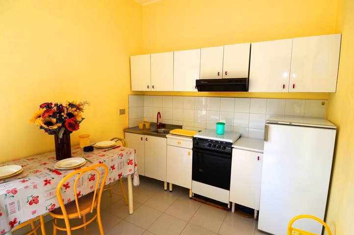 Sole apartment with sea view and free wi-fi (n ° 5)