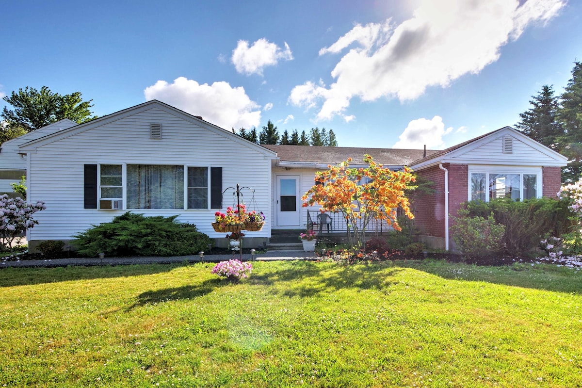 Cozy Ellsworth Home w/ Yard, 15 Mi to Acadia!