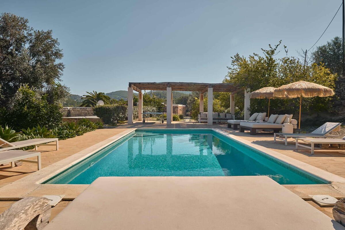 Finca Can Xo Ibiza - beautiful ancient villa, pool