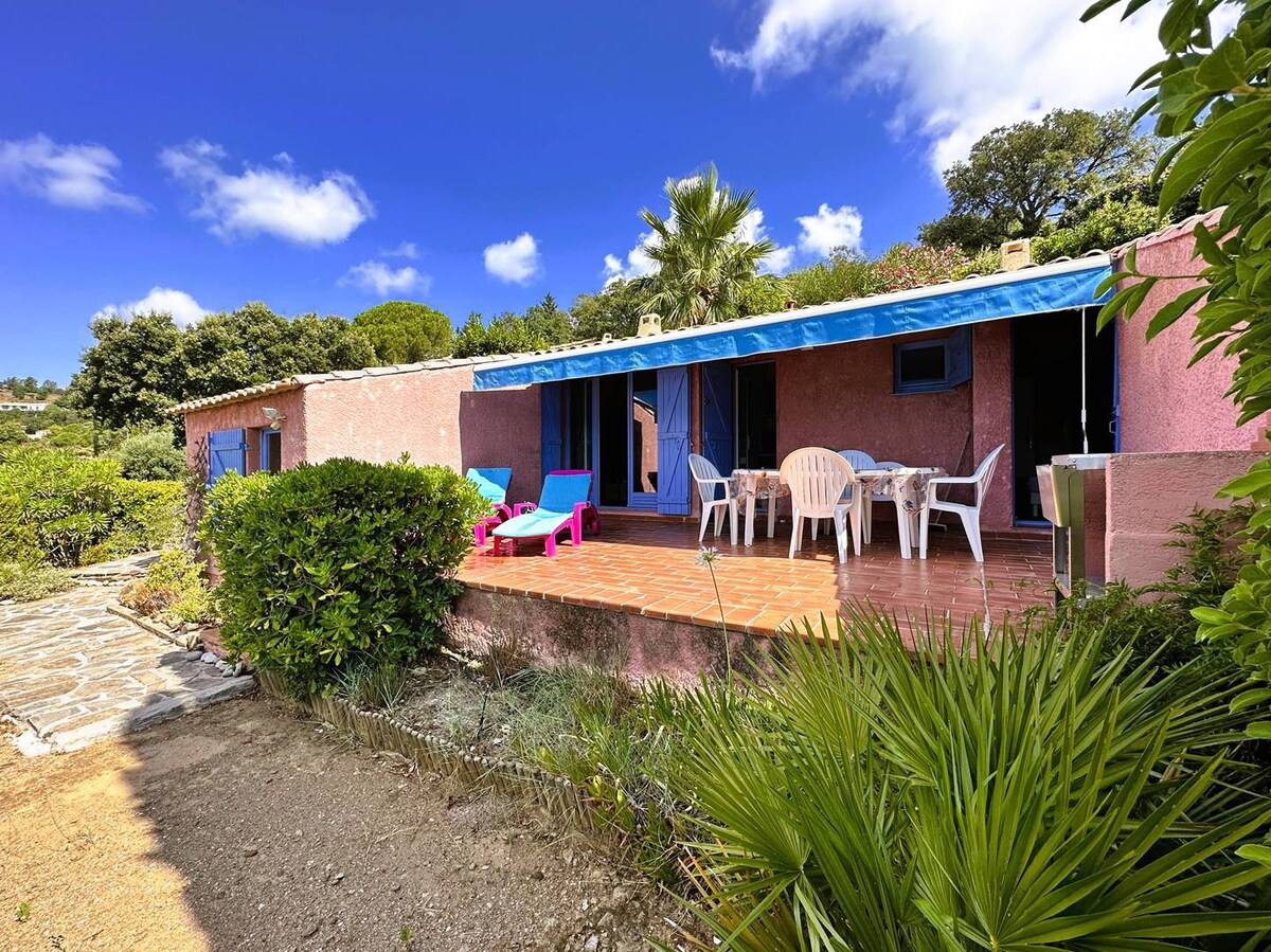 Cottage for 4 people Shared pool and tennis