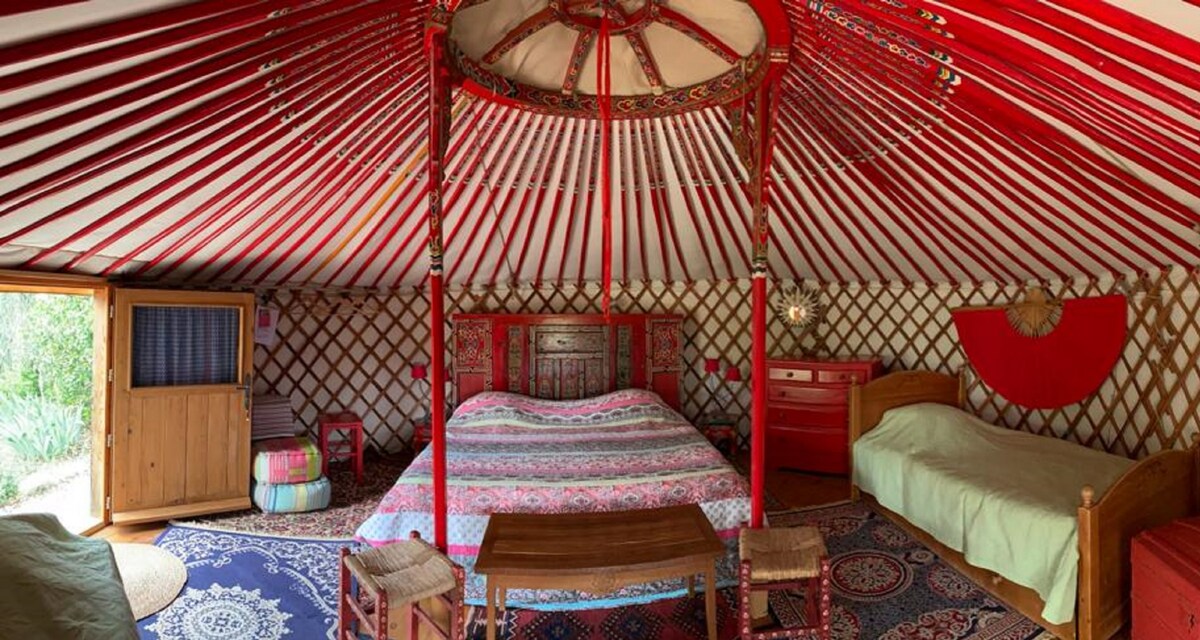 B&B Yourte Mongole Rouge