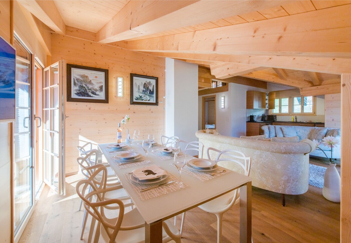 5 Star Penthouse Apartment in Chalet Aberot !!