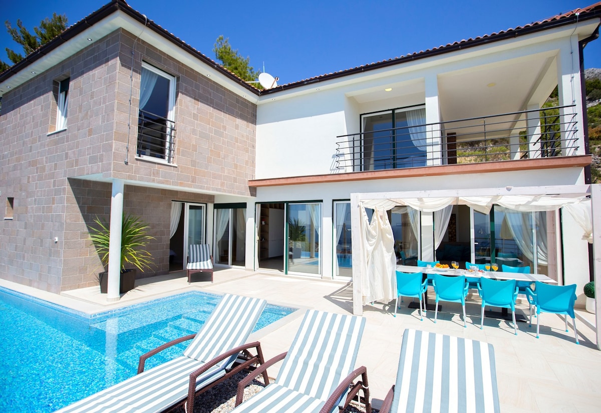 Luxury villa Astraeus near Split, private pool