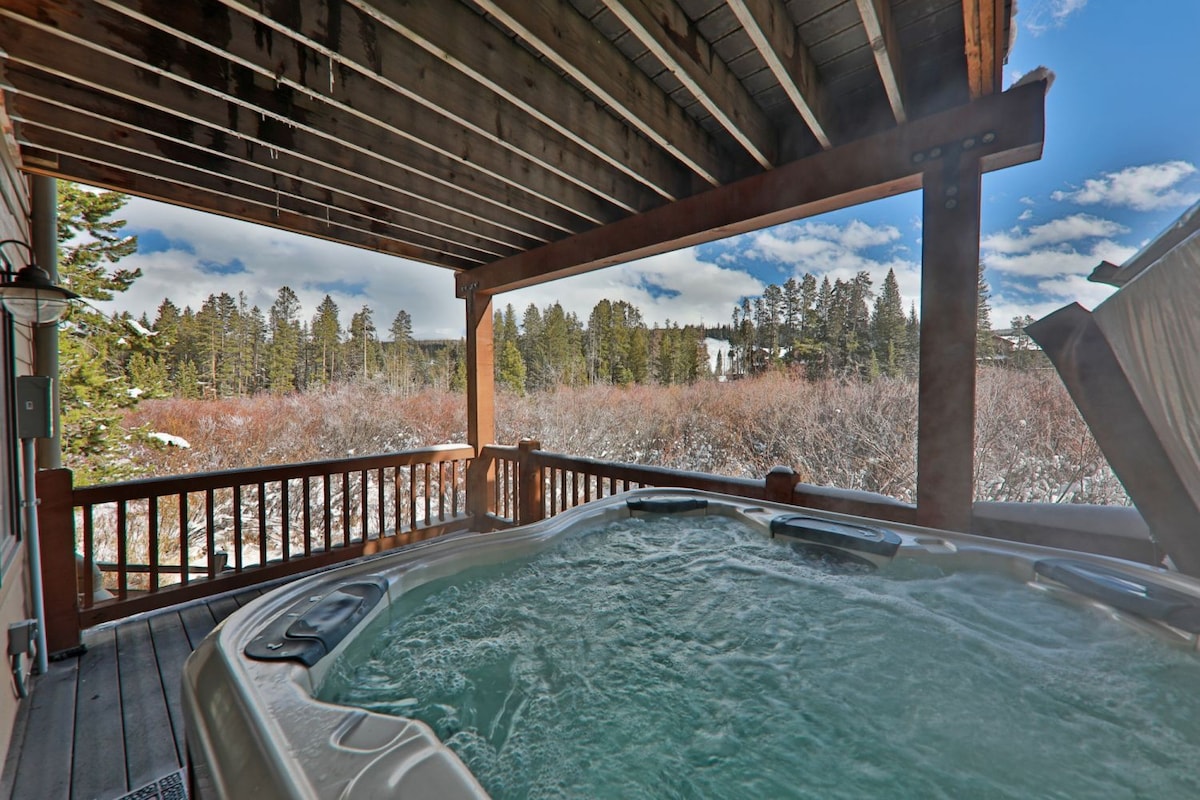 Majestic Moose Haven ：带热水浴缸的乡村度假胜地