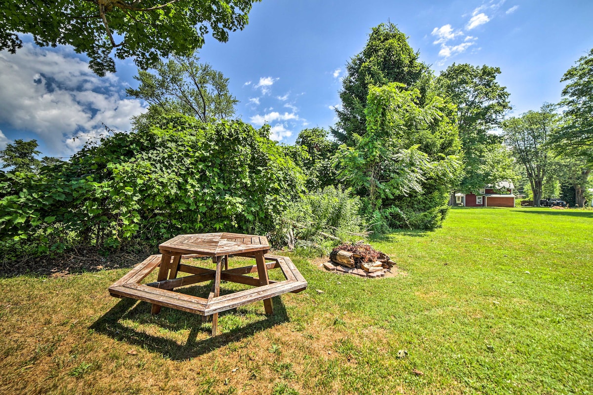 Charming Apartment On The ‘Strip’ By Lake Erie!