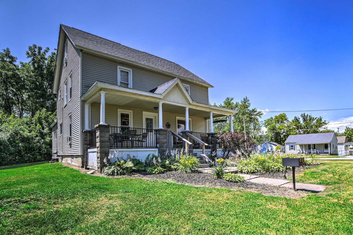 Charming Apartment On The ‘Strip’ By Lake Erie!