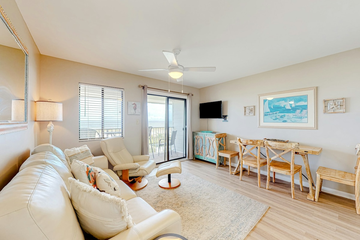 1BR Oceanfront 3rd-Floor | Pool | Balcony | Tennis