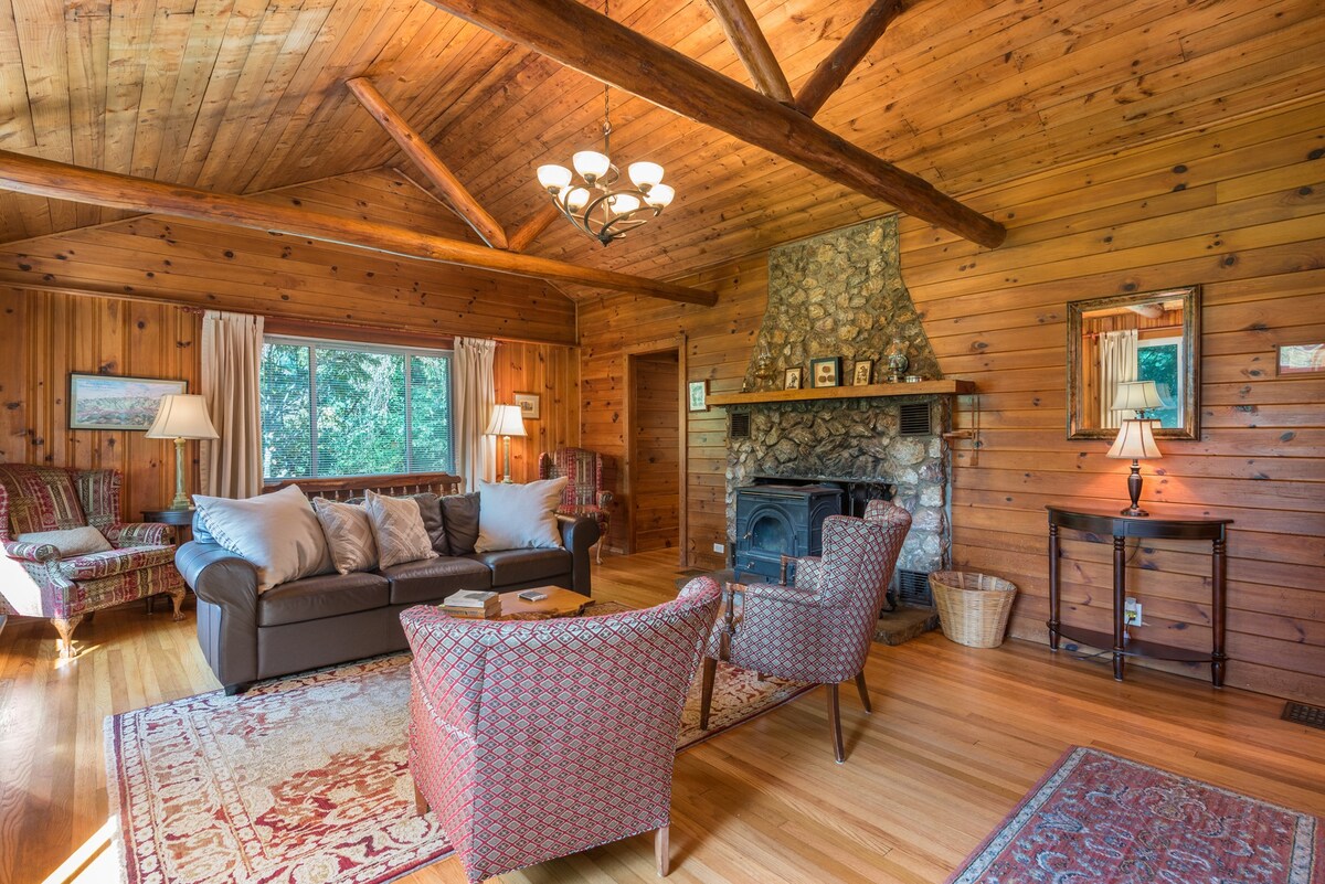 Carrie's Escape | Private Authentic Log Cabin