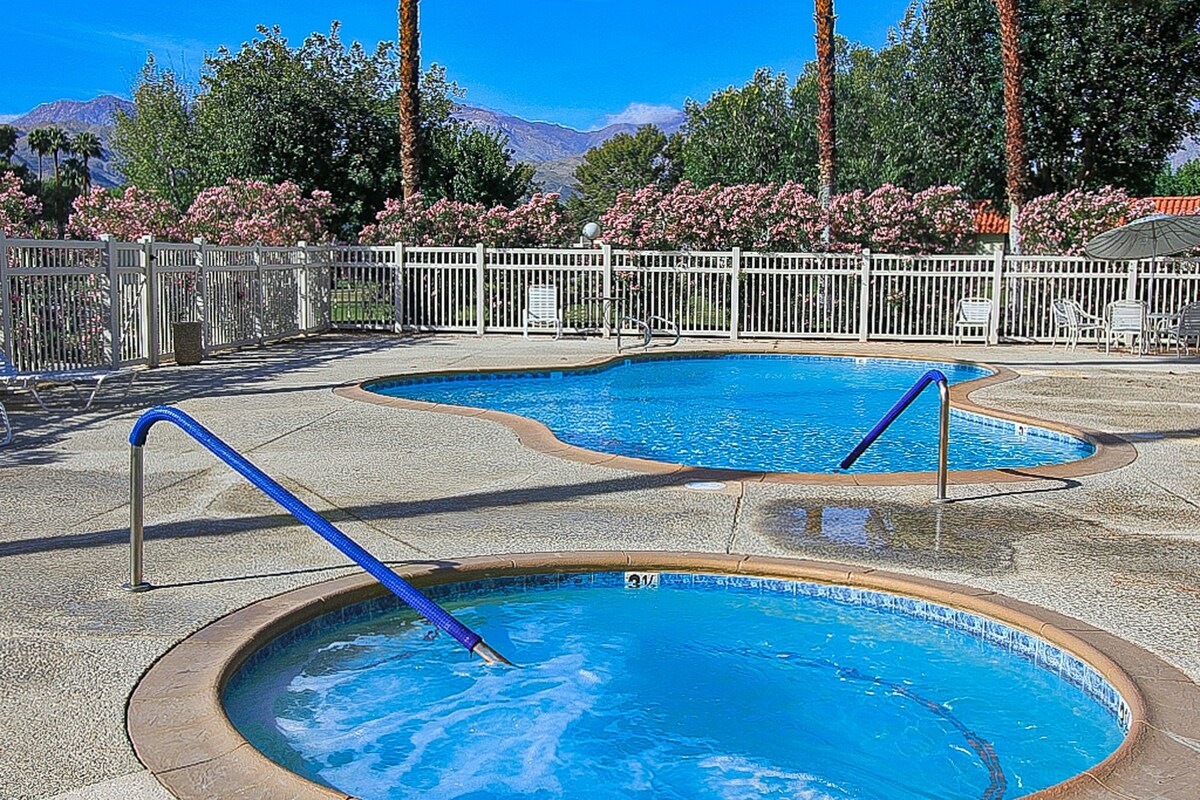 Comfortable 2BR Mountainview | Patio | Pool