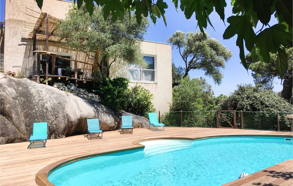 Lovely home in Calvi with house sea view