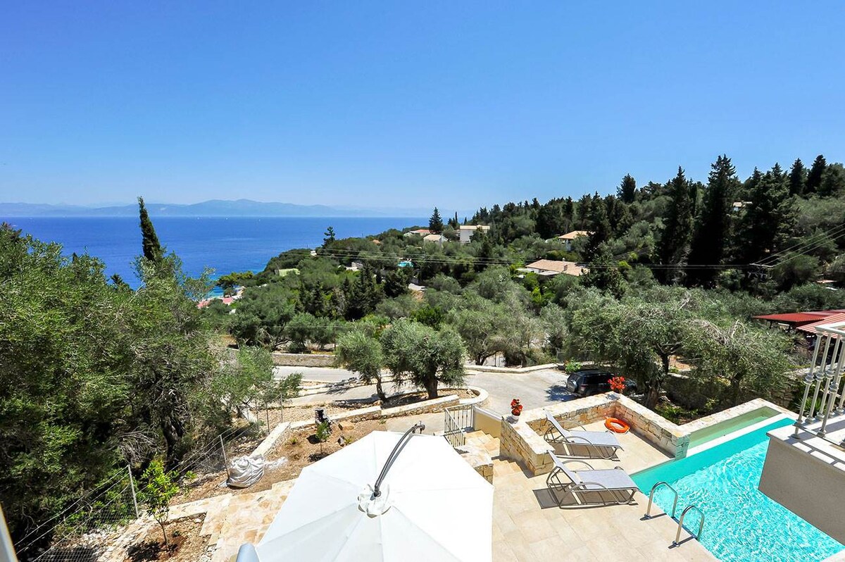 Apeiron II Villa - Sunny, Modern, Pool - walk to Gaios