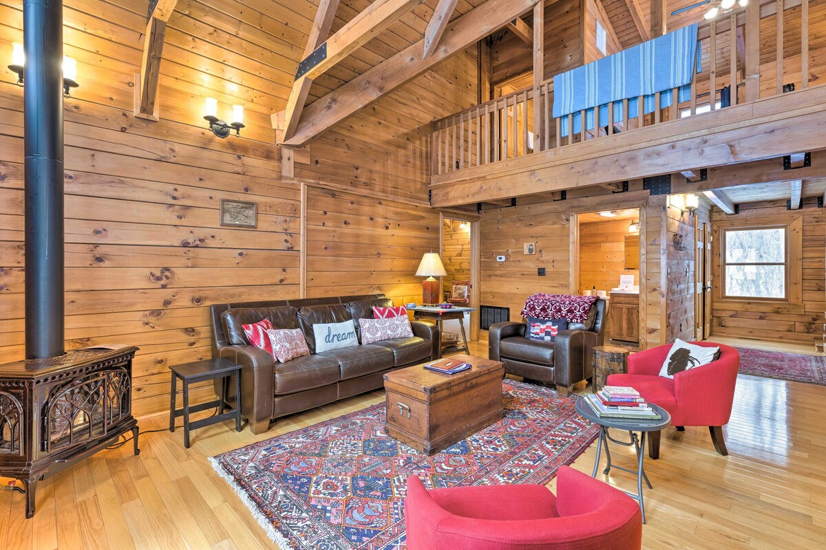 Cozy 'Owl Lodge' Cabin - Relax or Get Adventurous!