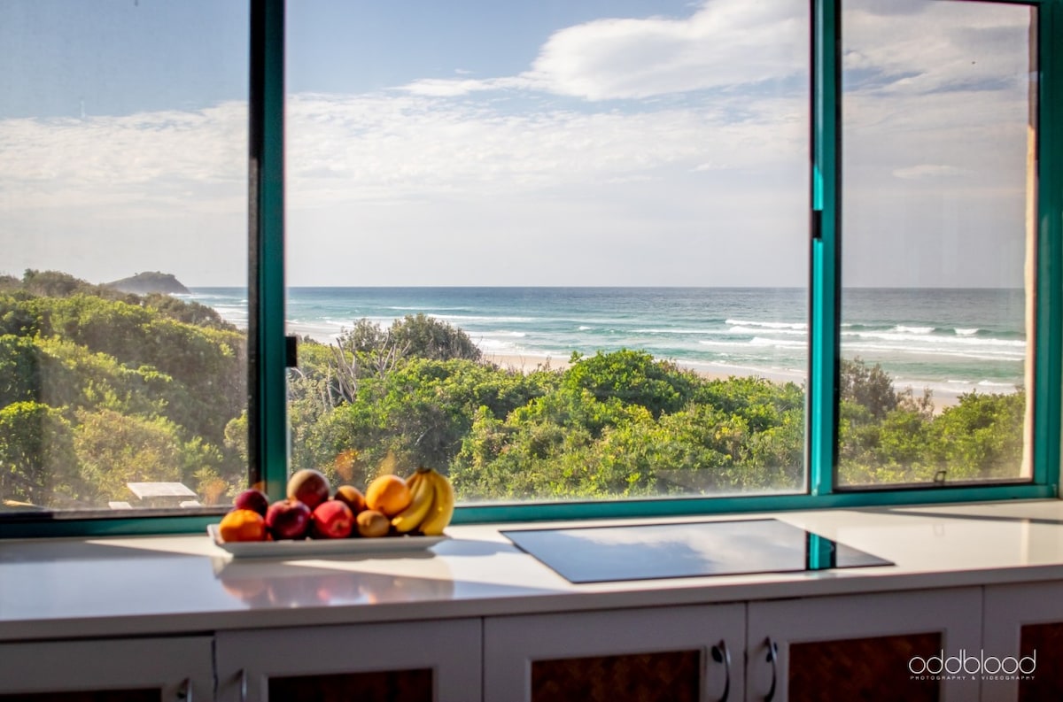 Absolute Beachfront Panoramic Ocean View