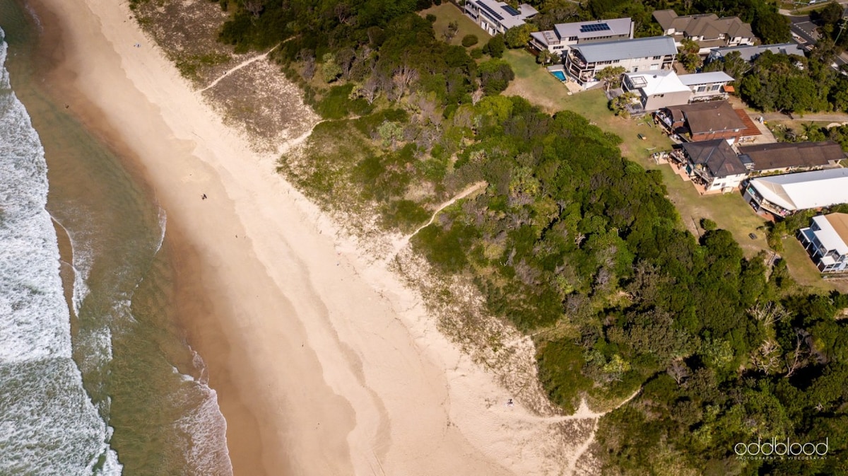 Absolute Beachfront Panoramic Ocean View