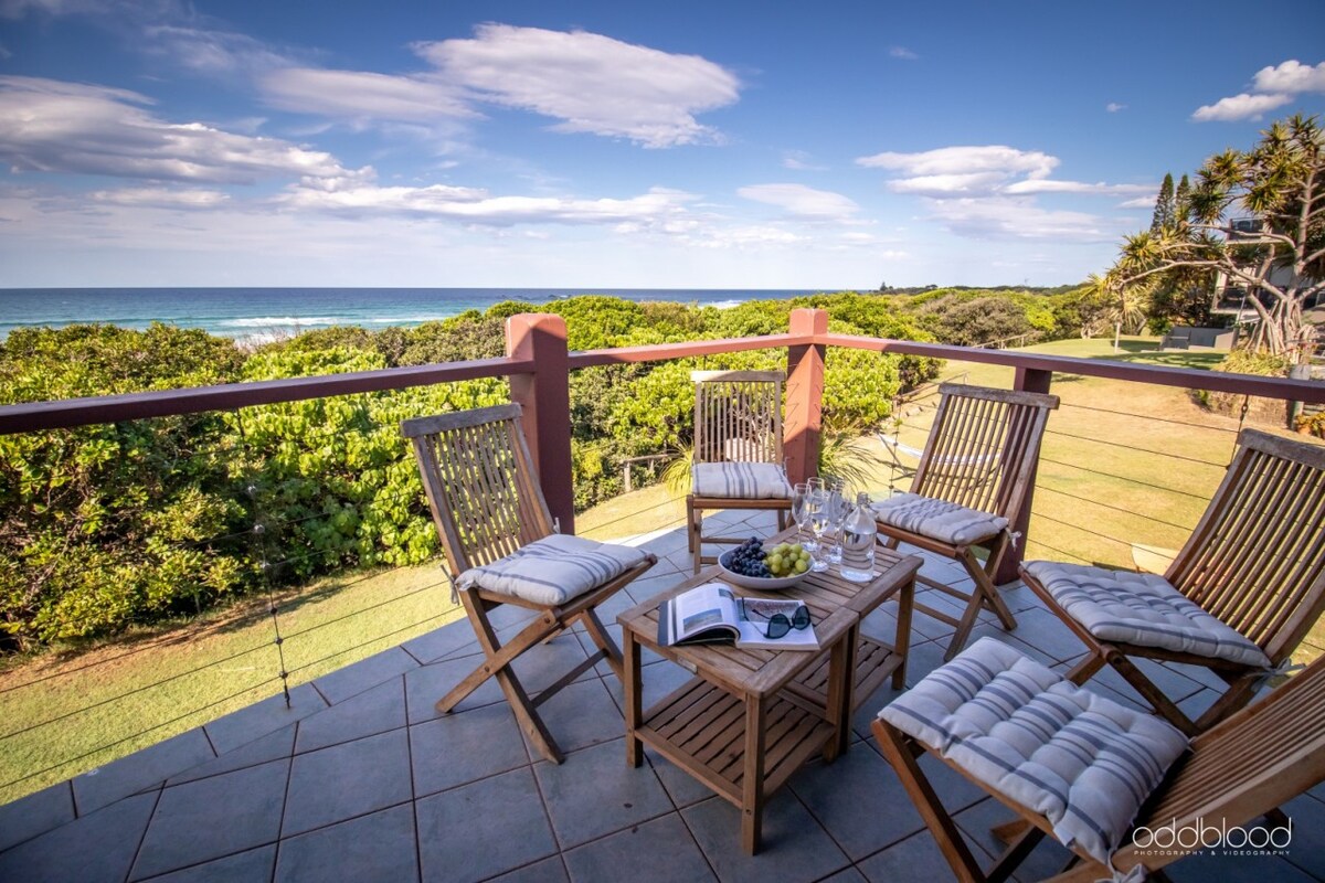 Absolute Beachfront Panoramic Ocean View