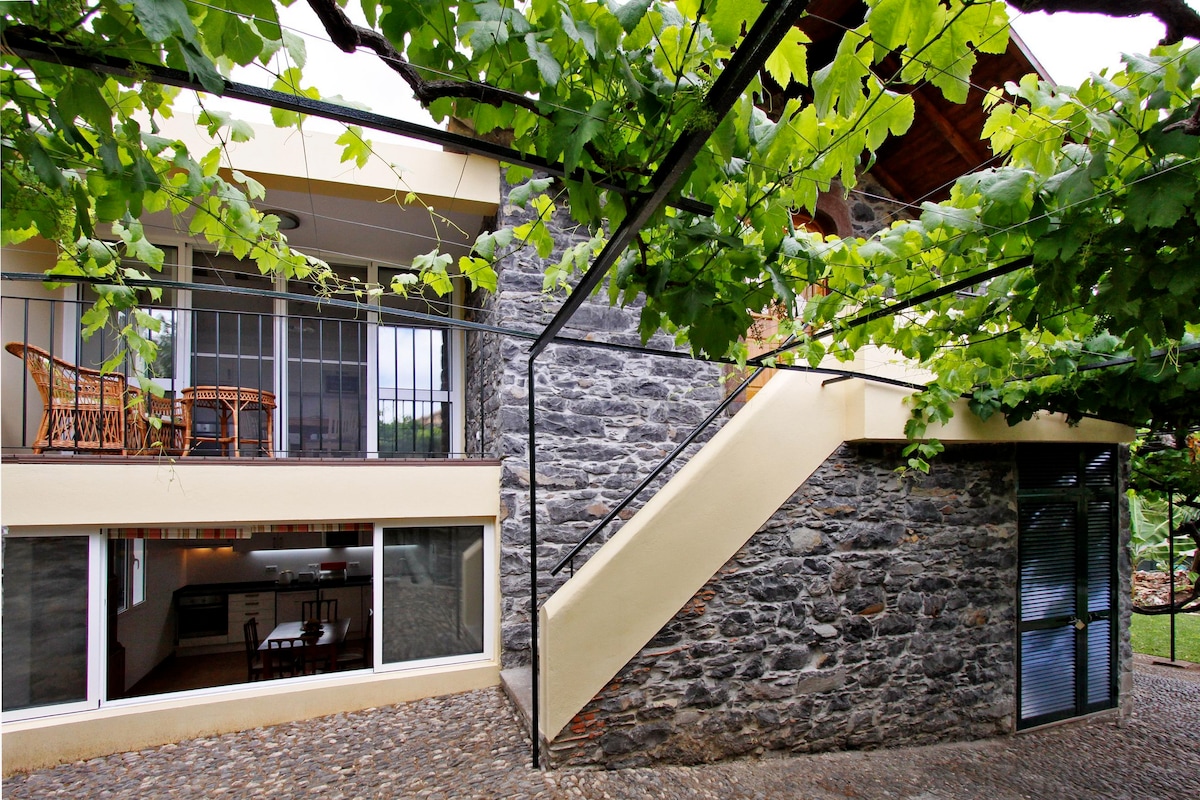 丰沙尔迷人的石头小屋| Casa Feitor