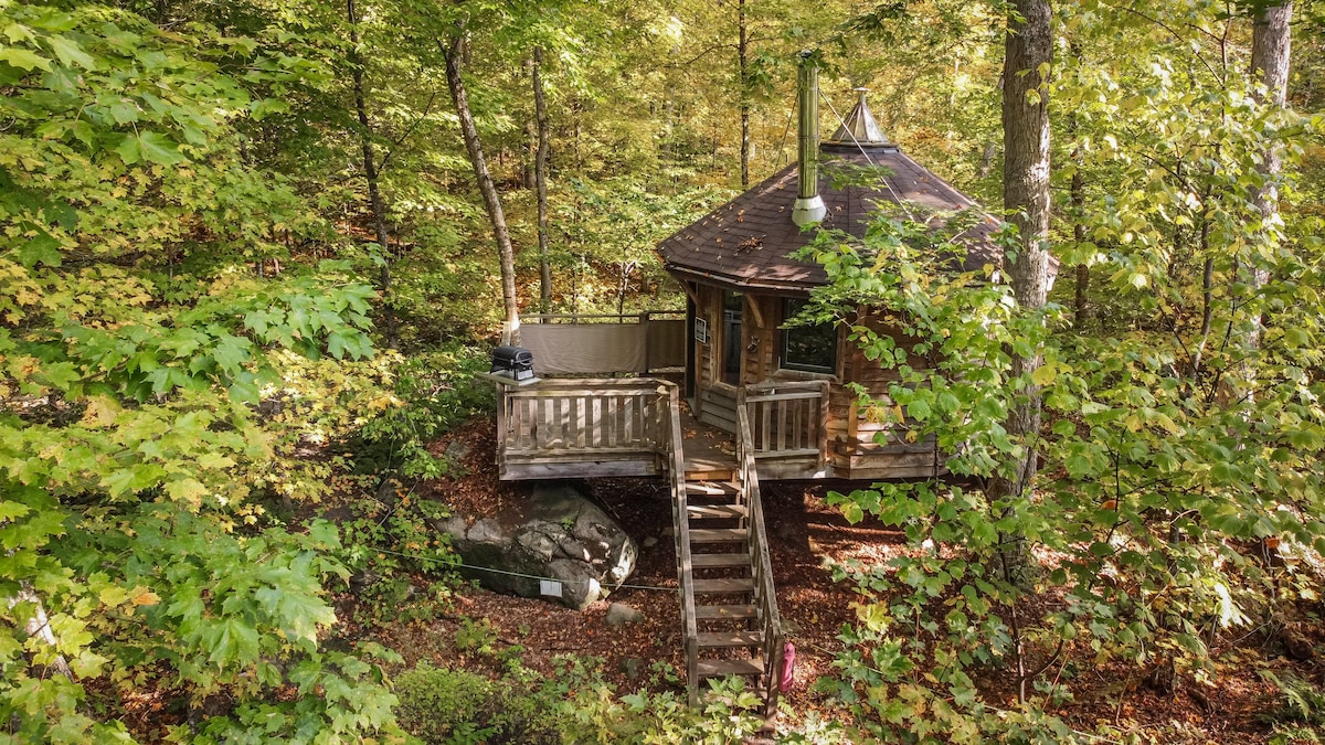 The Yurt- Treehouse 9 at Les Refuges Perchés