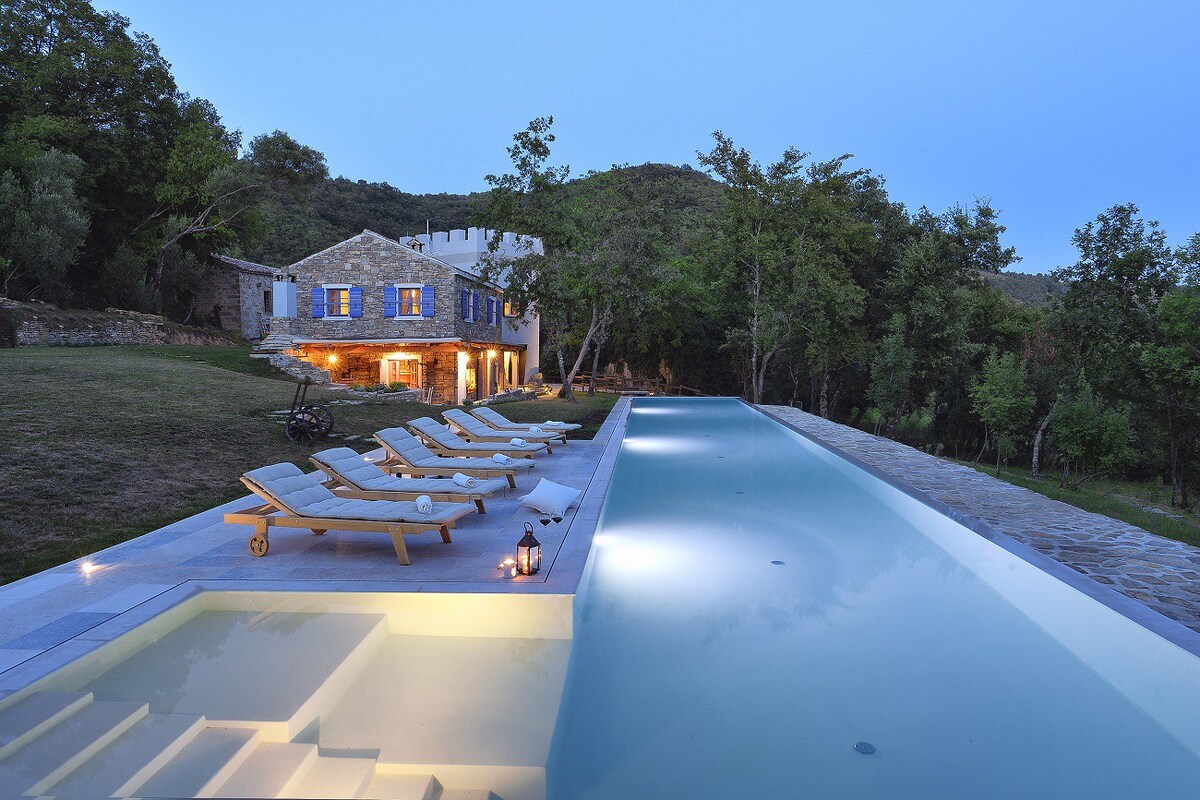 Fantastic finca with private 100m² infinity pool