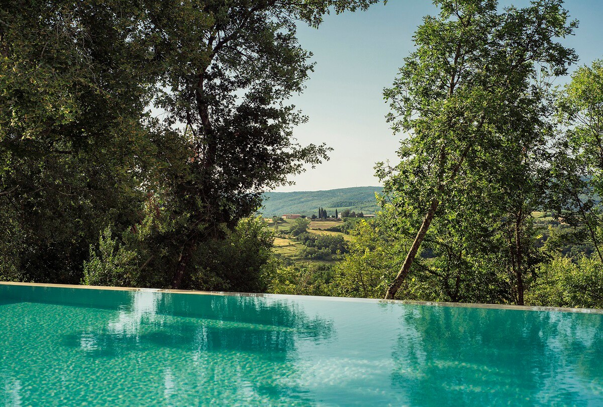 Fantastic finca with private 100m² infinity pool