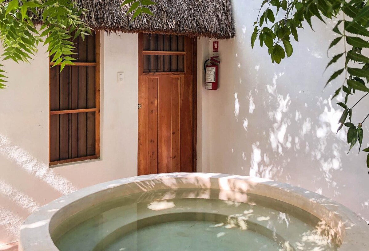 玛雅民宅，带浴缸+天然井