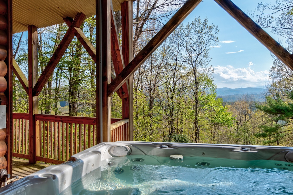 Chestnut Lodge - 3 miles from Parkway, Hot Tub