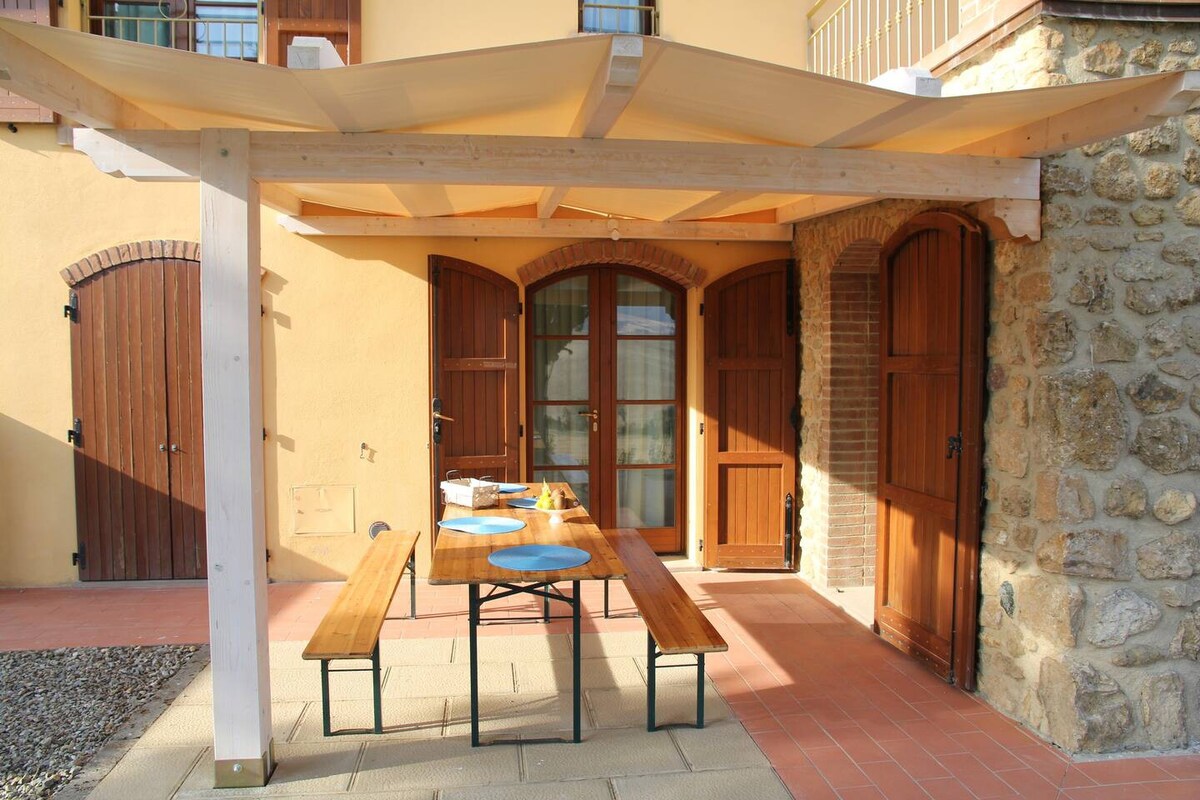 Borgo del Silenzio, Olivo apt. with terrace