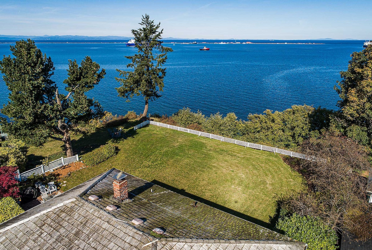 Waterfront Port Angeles Home w/ Harbor Views