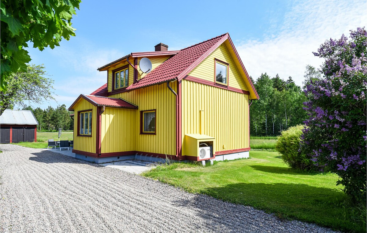 Nice home in Vänersborg with 2 Bedrooms and WiFi