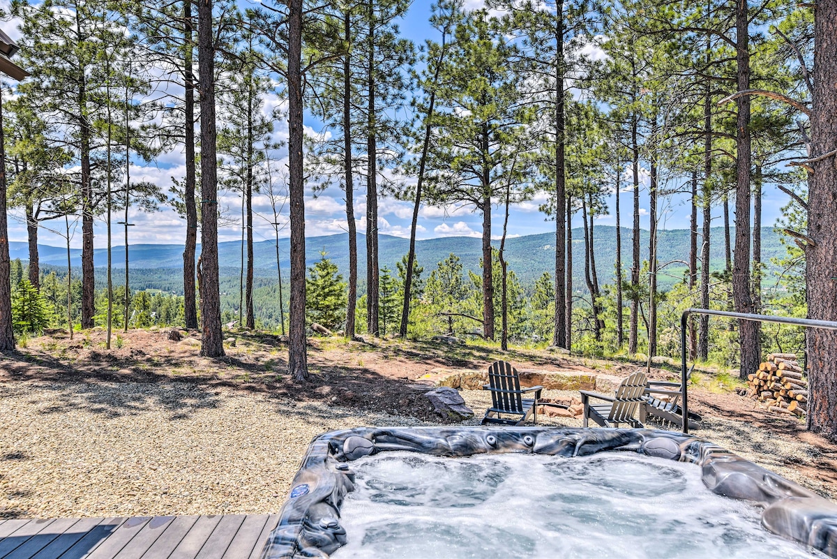Custom Mountain Home: Views, Hot Tub & Fire Pit!