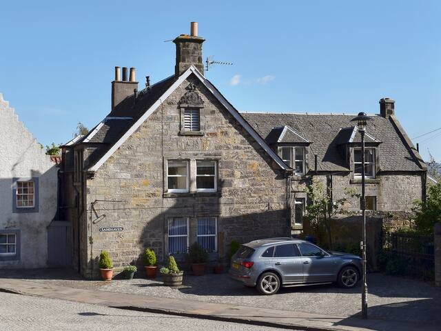 Culross, near Dunfermline的民宿