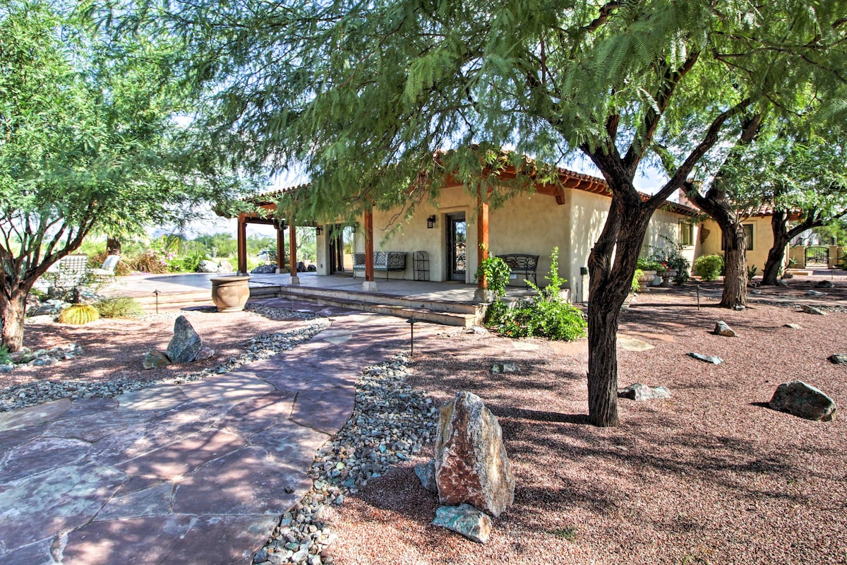 Luxe Tucson Vineyard Home ，可欣赏美景和火坑