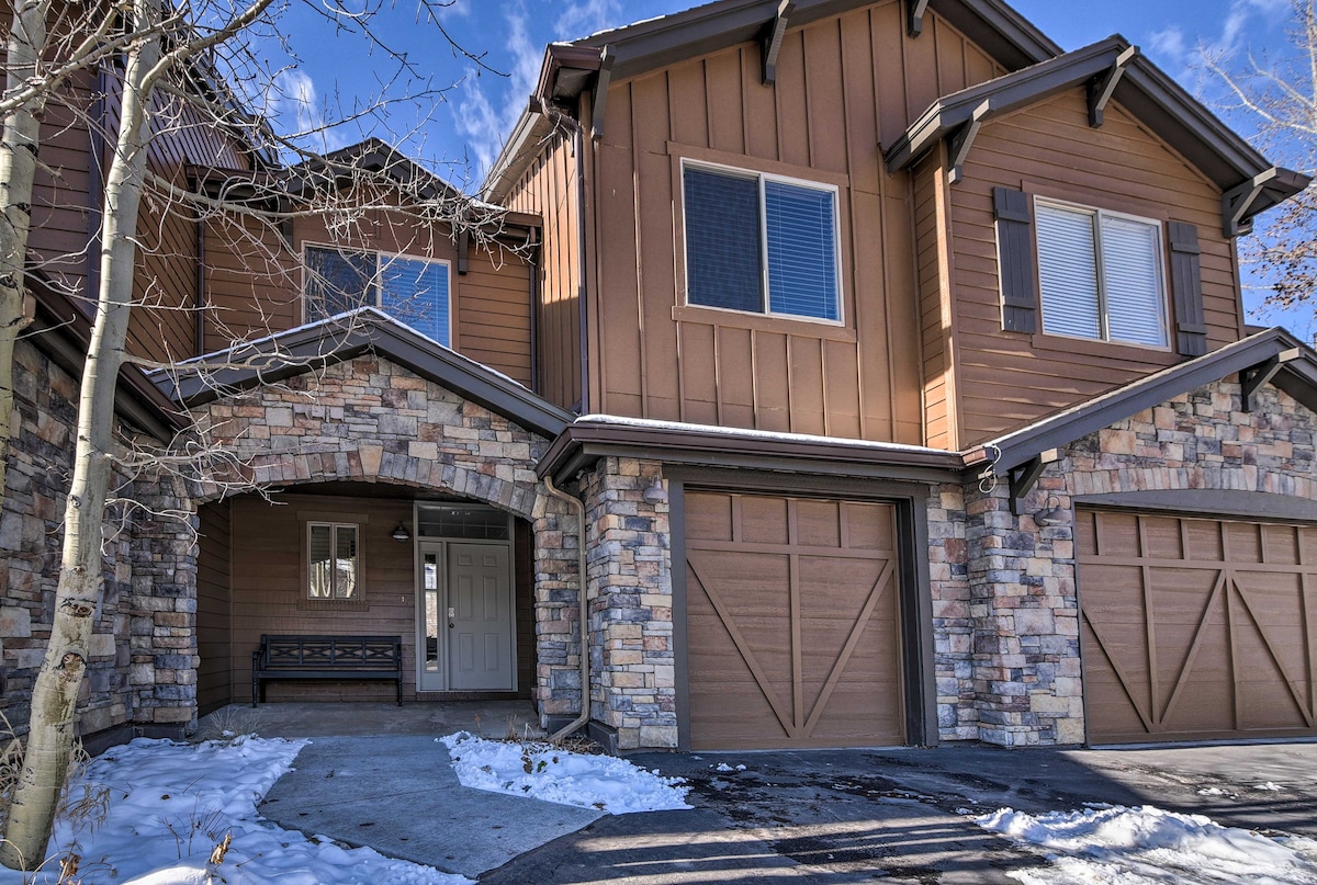 Silverthorne Waterfront Home: Hot Tub & Mtn View!