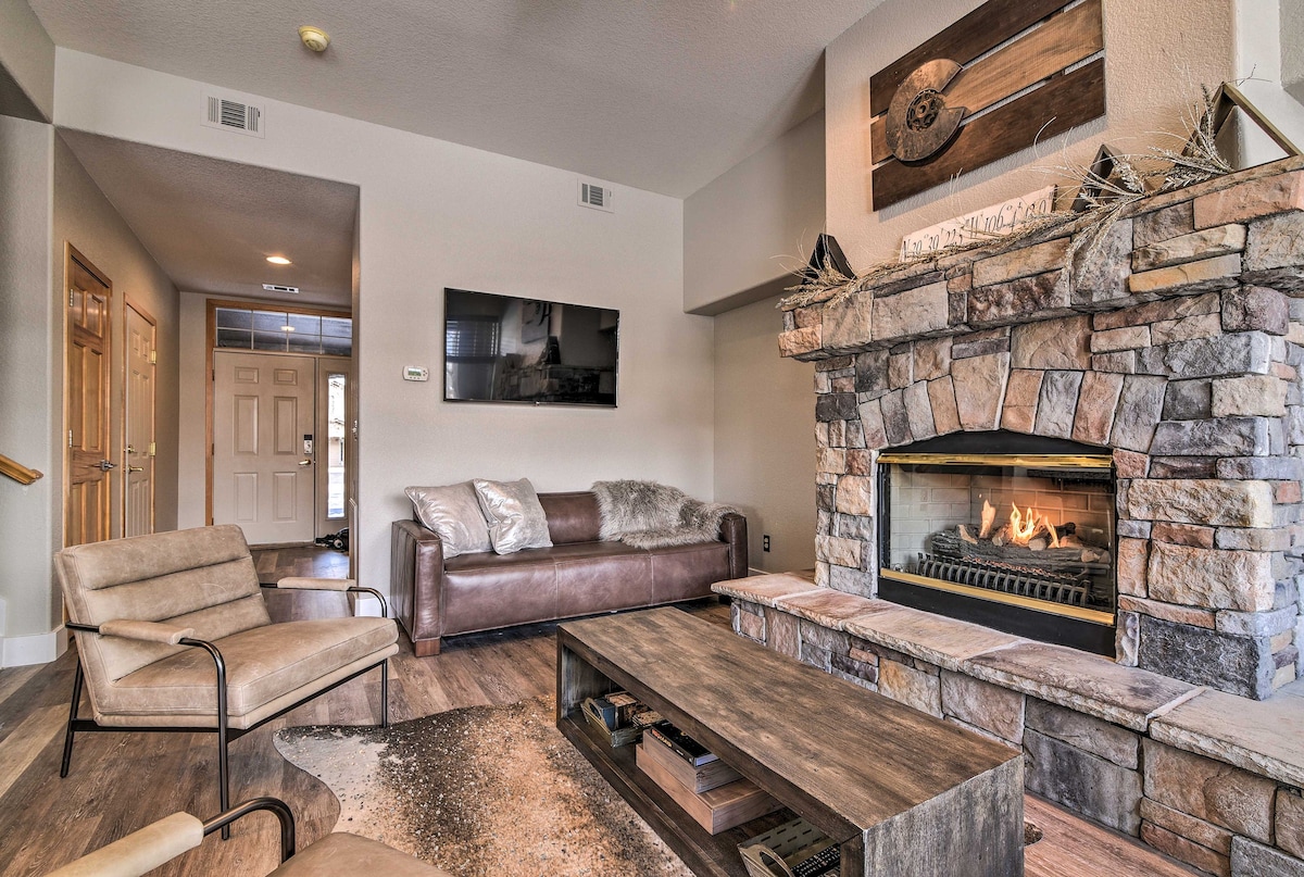 Silverthorne Waterfront Home: Hot Tub & Mtn View!