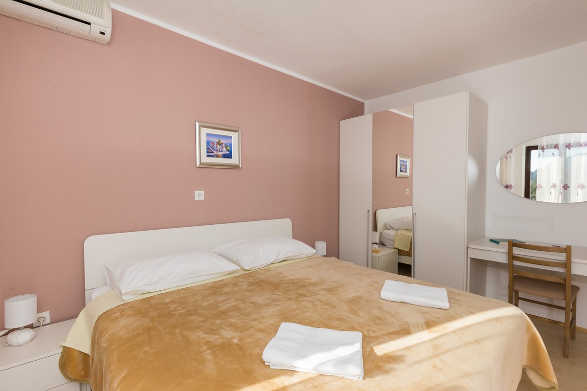 Apartment &amp; Rooms Villa Katarina - Double Room with Shared Balcony 2