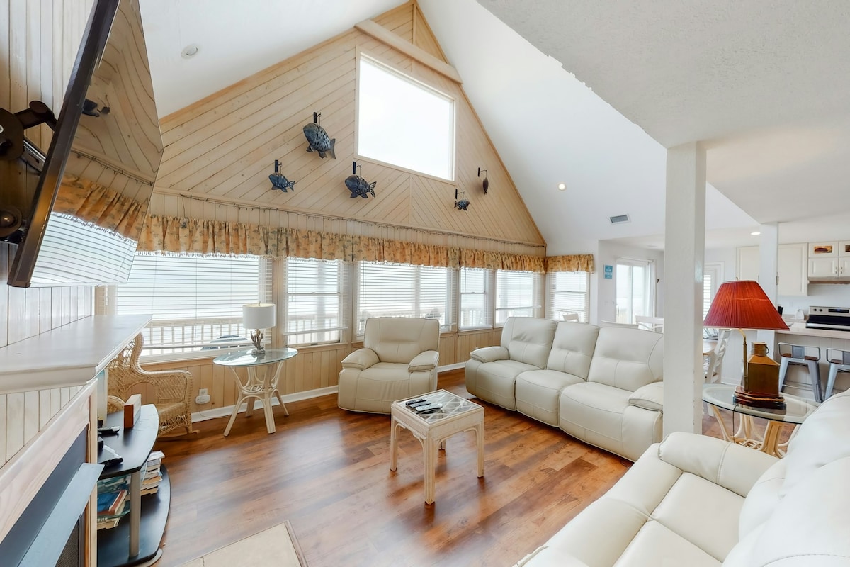 8BR Oceanfront | Pool | Hot Tub | AC | Fireplace