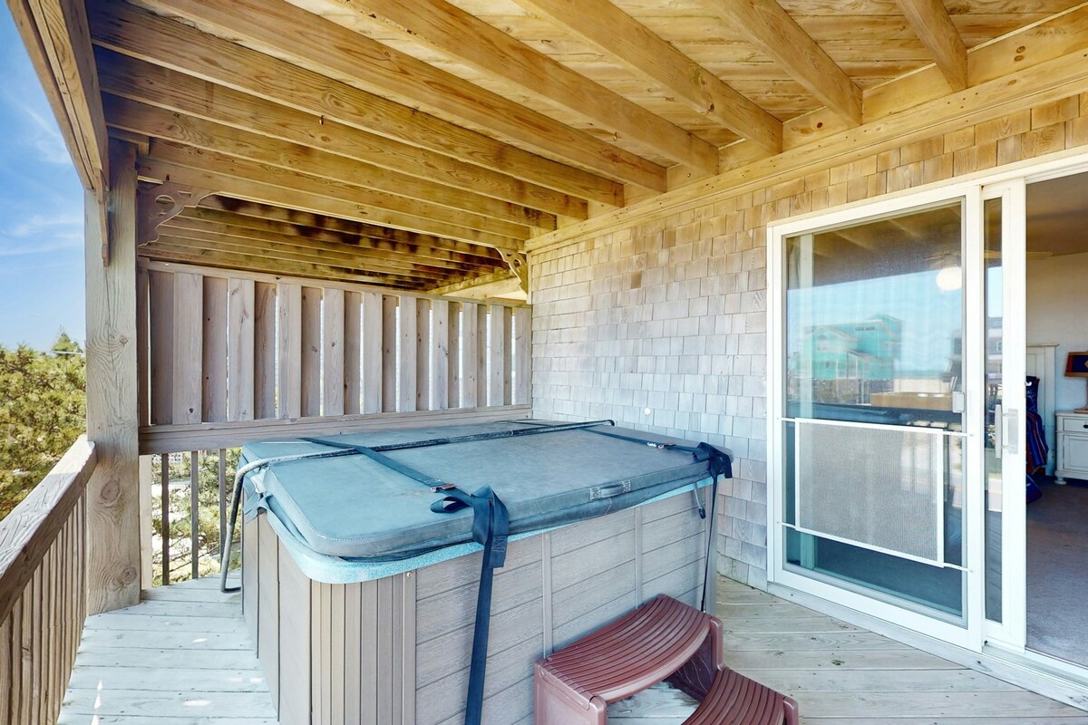 4BR Oceanfront | Hot Tub | Deck | W/D