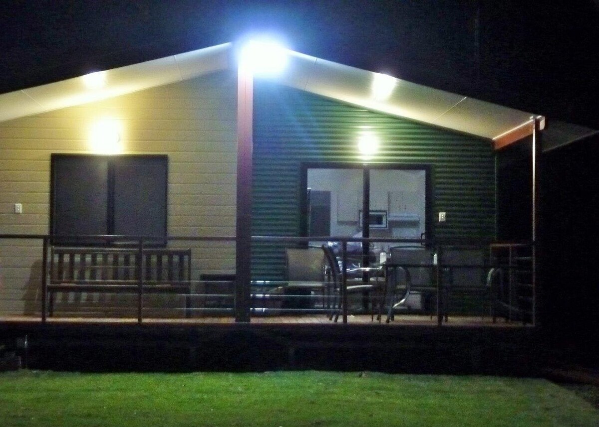 Bowerbird Cabin