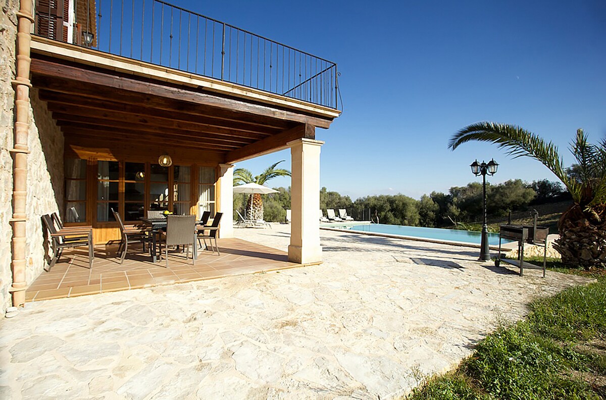 Casa de campo con piscina a sólo 20 minutos de las