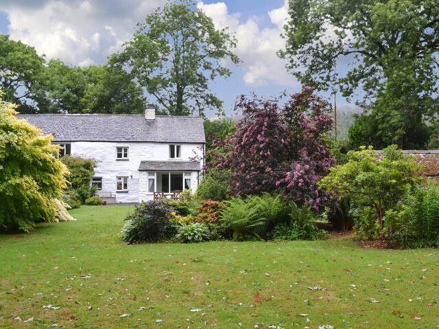 Low Nibthwaite, near Coniston的民宿