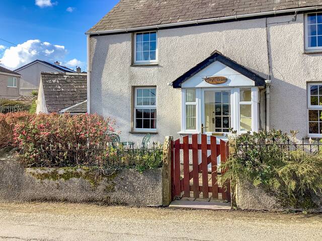 Llanfaethlu, near Church Bay的民宿