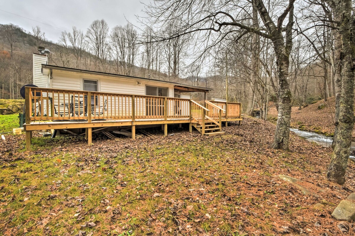 Smoky Mountains Cabin w/ Deck & Grill Near Hiking!