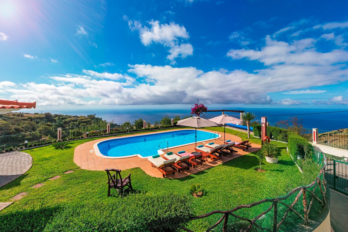 Secluded Tranquil Villa, Stunning Views | Theo's
