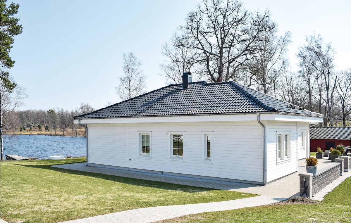 Amazing home in åseda with WiFi