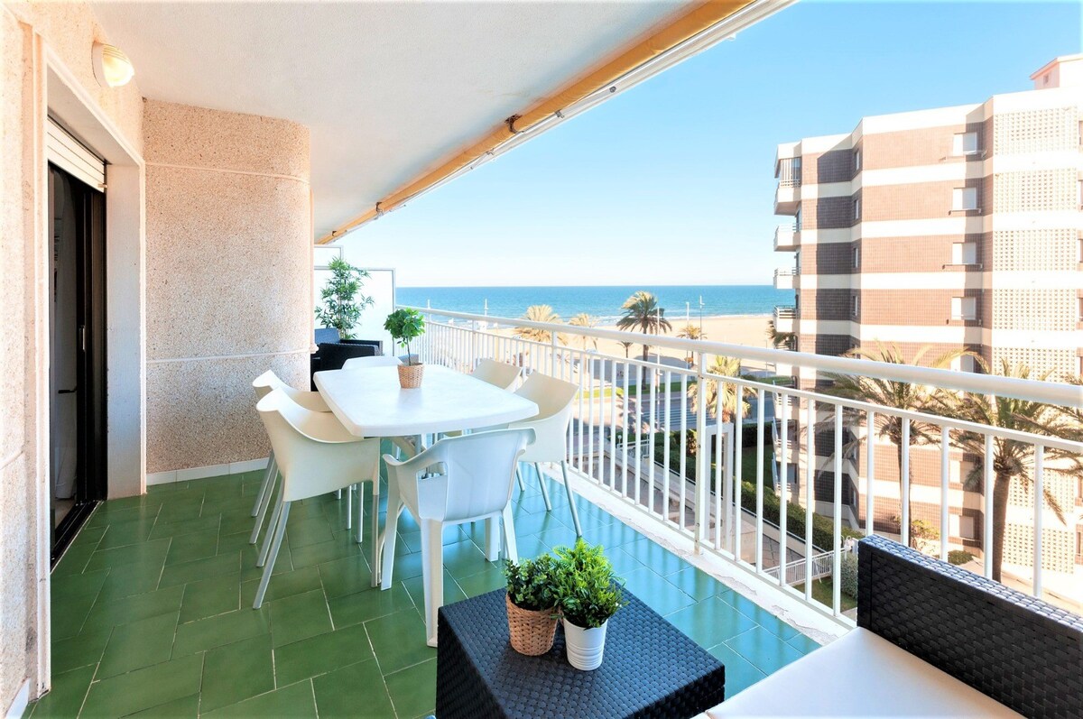 Apartamento con increíbles vistas al mar / piscina