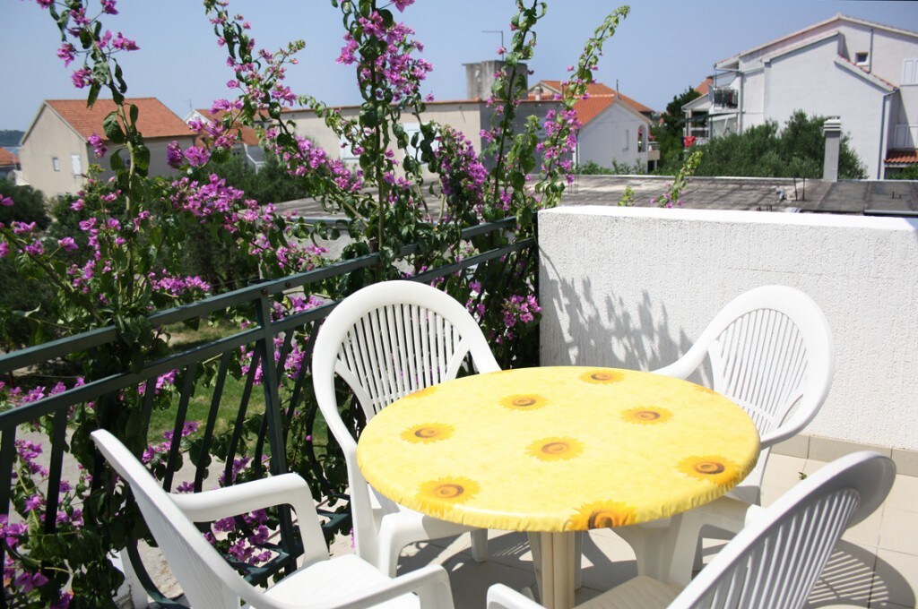 Apartment 3671-2 for 4 Pers. in Vodice