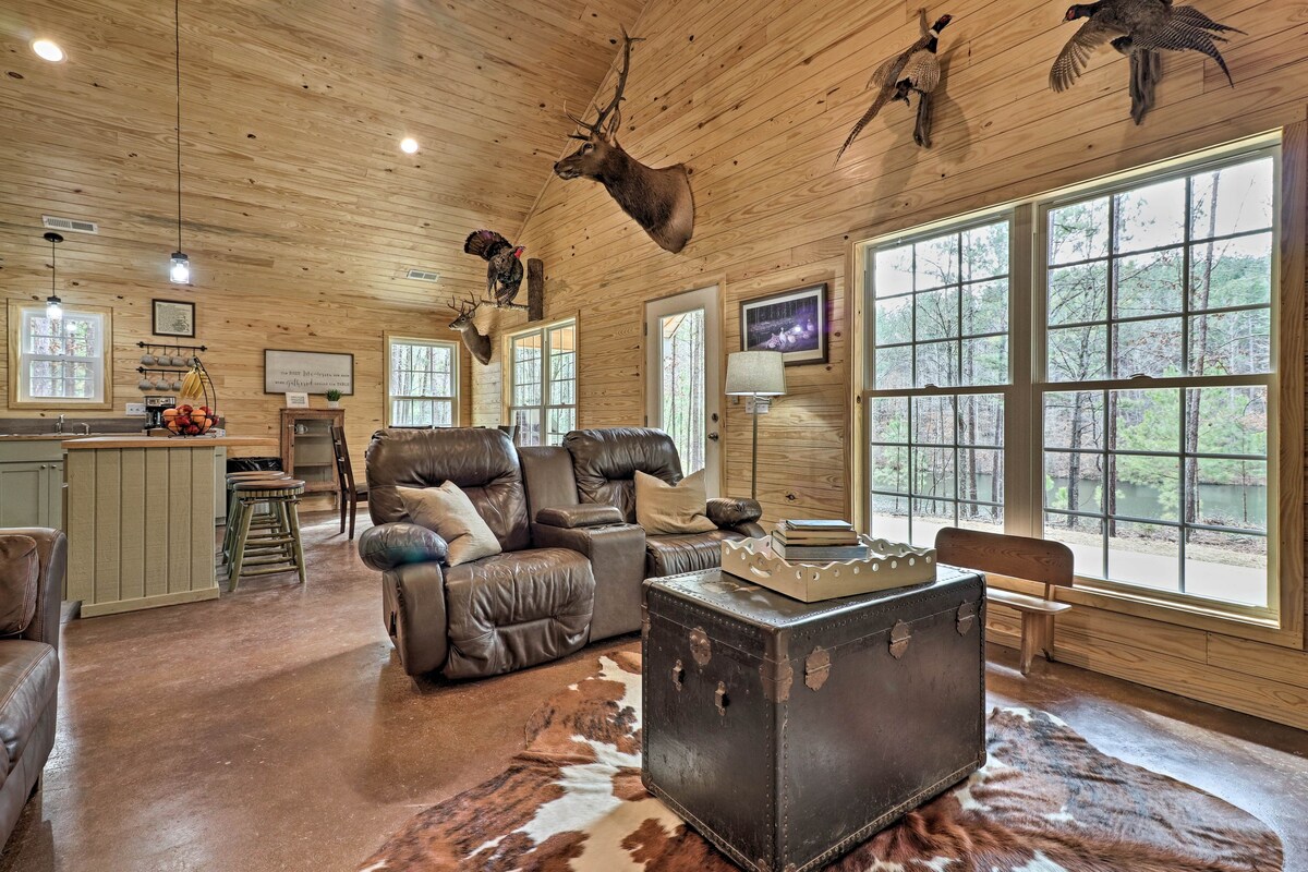 Peaceful Family Cabin on 10 Acres w/ Game Room!