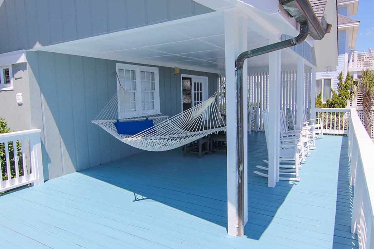 Your perfect getaway awaits in this beach cottage!