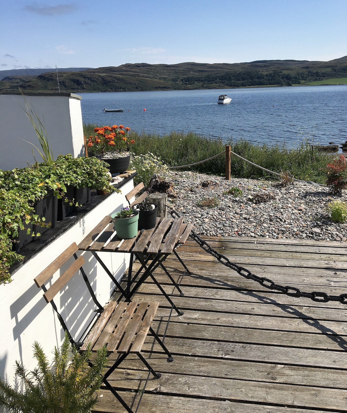 Pier Cottage at Kames, waterfront